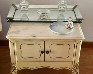 French Provincial end table /cabinet