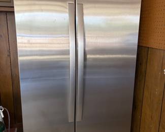 The Whirlpool WRS315SNHM is a 36-inch wide, freestanding side-by-side refrigerator with a total capacity of 25.1 cu. ft