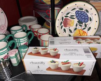 Chantilly collection four piece, ceramic bowls with bamboo tray