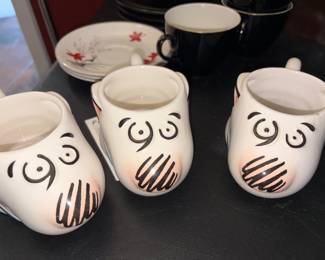 Vintage shoebox Floyd cups