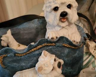 Lot 47: Home Decor Collection