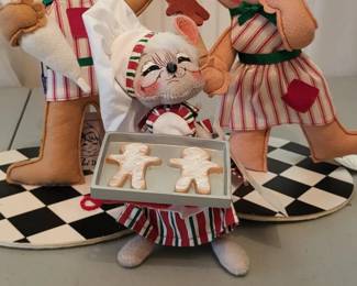Lot 73: Annalee | Holiday Baking / Gingerbread Chef collection