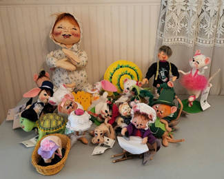 Lot 62: Vintage Annalee Dolls