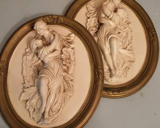 Lot 55: Romantic Couple Wall Plaque Chalkware / Resin