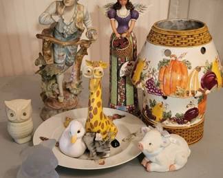 Lot 141: Jim Shore Retired Figurine + Vintage Capodimonte Porceline