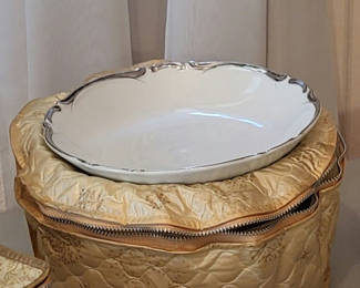 Lot 204: Harmony House | "Starlight" China