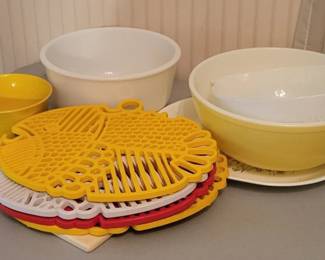 Lot 137: Vintage Pyrex Bowls & More