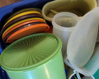 Lot 7: Tupperware: Servalier Line + More