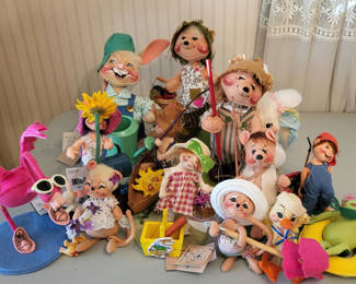 Lot 61: Vintage Annalee Dolls