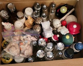 Lot 132: Creative Salt & Pepper Collection