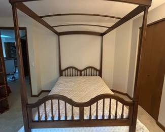 Drexel Four Poster Full Size Bed