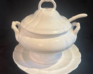 Pereiras Portugal Porcelain Soup Tureen