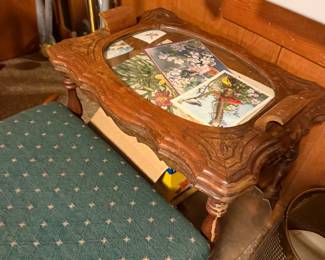 Not sure what this is about.  Maybe table with removable tray
