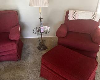 2 Large Captain chairs 1 ottoman in Russet fall color. Very plush no issues. 