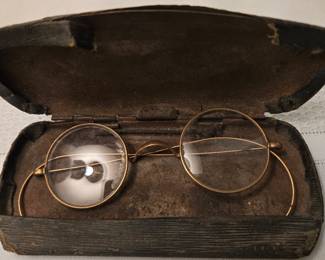 ANTIQUE GOLD WIRE-RIM EYEGLASSES WITH VINTAGE CASE – ESTATE SALE! Beautiful antique round eyeglasses featuring genuine gold wire-rim frames, delicate detailing, and a vintage hard case. A unique piece of history and a wonderful find for antique collectors and vintage eyewear enthusiasts! $110