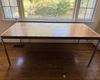Knoll International, NY mid-century modernist writing desk or table