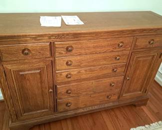 BEAUTIFUL STANLEY OAK BUFFFET  W ORIGINAL RECEIPT 