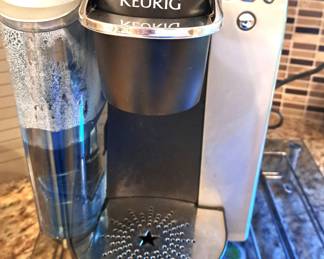 KEURIG VERY CLEAN W SLIDING STORAGE DRAWER