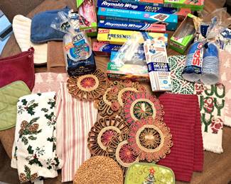 WICKER TRIVETS TOWELS & KITCHEN WRAP