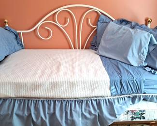 DAYBED TRUNDLE BED
