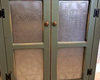 PUNCHED METAL PIE SAFE 