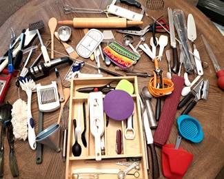UTENSILS LOT