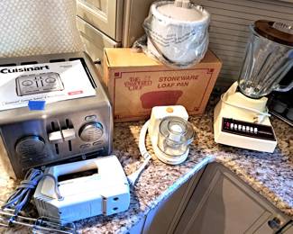 PAMPERED CHEF PAN CUISINART TOASTER BLENDER MIXER