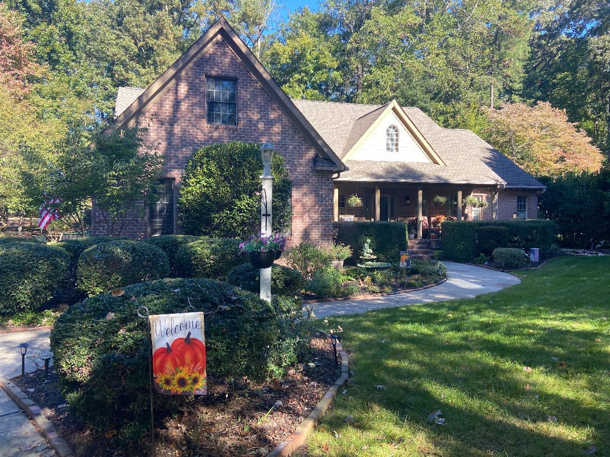 Lovely Ford’s Colony home!