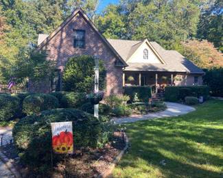 Lovely Ford’s Colony home!