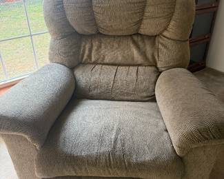 2of 2 Large Rocker Recliner