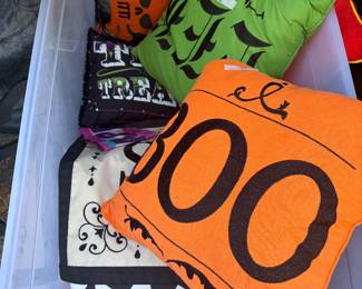 Throw pillows 