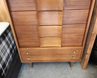 Johnson Carper mid century dresser