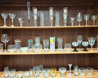 ASSORTED MISC GLASSWARE