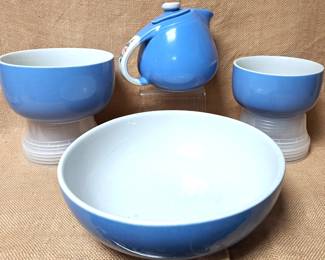 HALL BLUE & WHITE BOWLS TEA POT