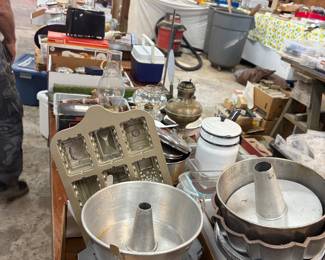 Pots and pans- bakeware