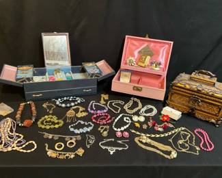 Beaded Strands Jewelry Boxes