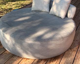 Outdoor lounger from Modani