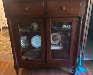 Wood display dining chest 