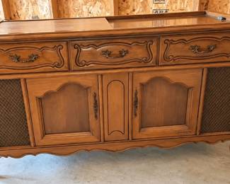  05 Magnavox AstroSonic Stereo Console with Record Player  AMFM Radio