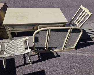 Vanity Table with TriFold Mirror  Woven Seat Stool