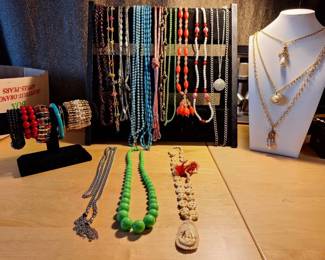 Large Vintage  Costume Jewelry Collection  Necklaces, Bracelets  Pendants