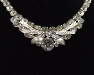 Vintage WEISS 16.5" Rhinestone Necklace in EXCELLENT Condition
