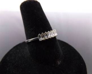 .925 Sterling Silver Zirconia Ring Size 7