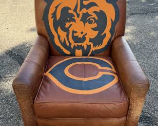 One-of-a-Kind Chicago Bears Hand-Painted Leather Armchair - Custom Upcycled Furniture - photo 2