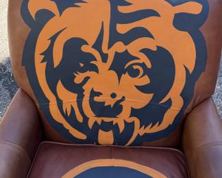 One-of-a-Kind Chicago Bears Hand-Painted Leather Armchair - Custom Upcycled Furniture - photo 6