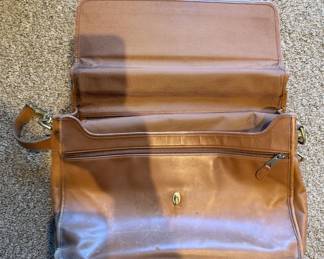 Classic Cognac Brown Leather Messenger Bag & Business Briefcase - Shoulder Strap