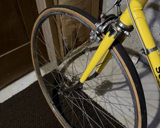 Vintage Schwinn Le Tour Road Racing Bicycle - Bright Yellow Frame, Drop Handlebars - photo 4
