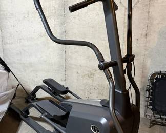 Horizon Fitness E70 Elliptical Exercise Machine - Digital Console - Works Good
