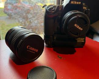 Nikon D700 DSLR Camera with Battery Grip, 2 Nikkor Lenses & Canon Zoom Lens - Working - photo 2