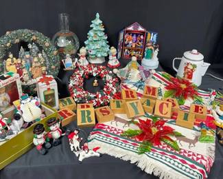 Vintage Christmas Tree, Wreath Figurines